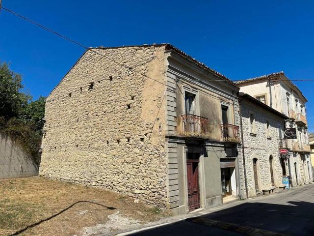 Casa indipendente in vendita a Pietranico PE