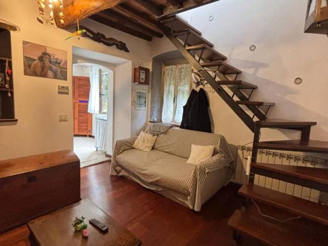 Casa indipendente in vendita a Pietrasanta LU