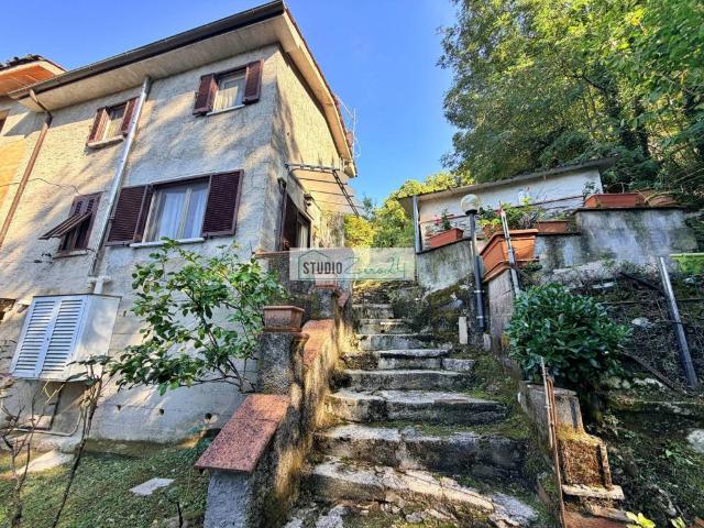 Casa indipendente in vendita a Pietrasanta LU