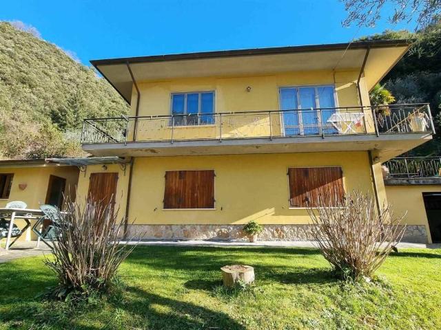 Casa indipendente in vendita a Pietrasanta LU