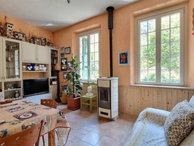 Casa indipendente in vendita a Pietrasanta LU