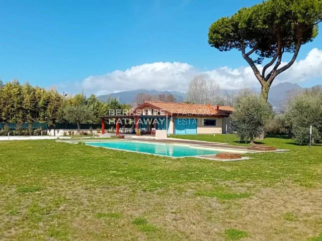 Casa indipendente in vendita a Pietrasanta LU