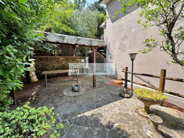 Casa indipendente in vendita a Pietrasanta LU