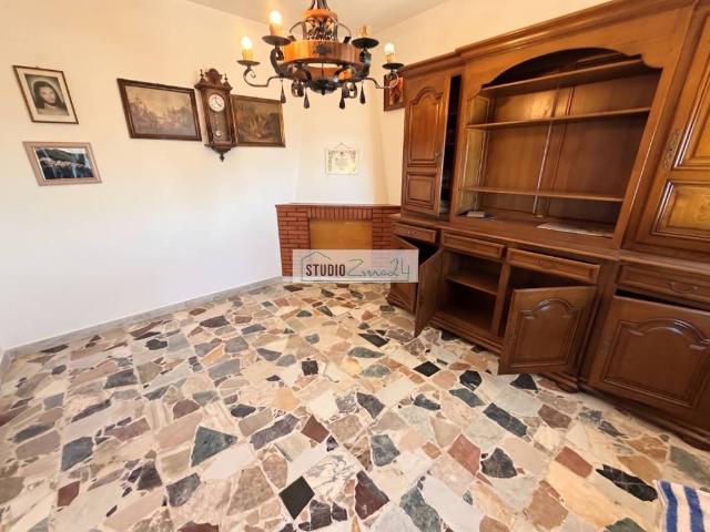 Casa indipendente in vendita a Pietrasanta LU
