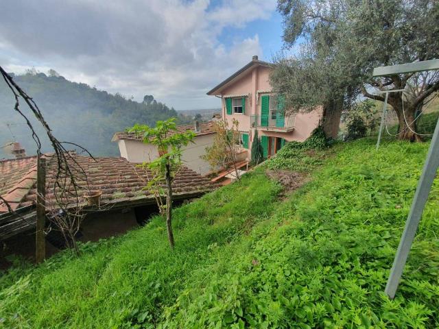 Casa indipendente in vendita a Pietrasanta LU
