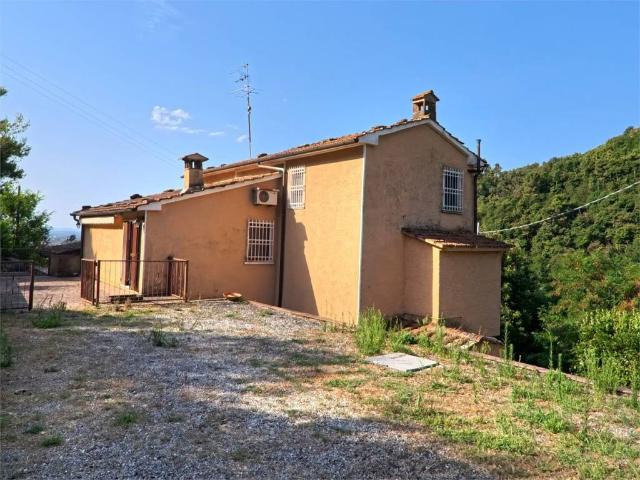Casa indipendente in vendita a Pietrasanta LU