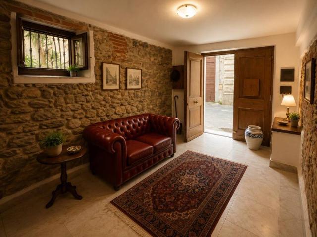 Casa indipendente in vendita a Pietrasanta LU