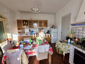 Casa indipendente in vendita a Pietrasanta LU