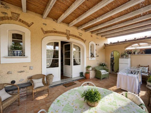Casa indipendente in vendita a Pietrasanta LU