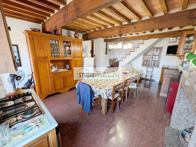 Casa indipendente in vendita a Pietrasanta LU