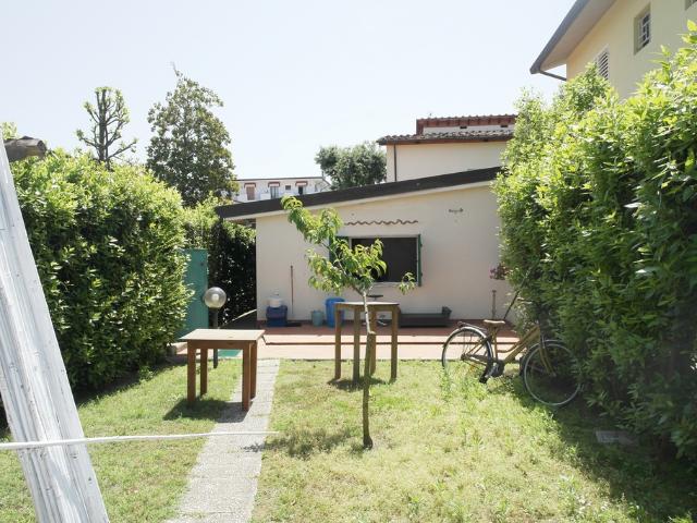 CASA INDIPENDENTE in VENDITA a PIETRASANTA MARINA DI PIETRASANTA di 3 vani