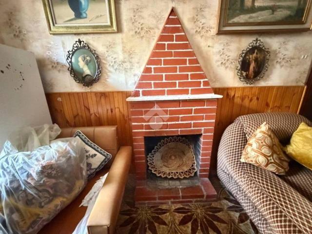 Casa indipendente in vendita a Pietrastornina AV