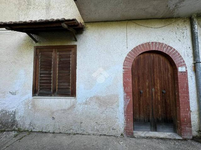 Casa indipendente in vendita a Pietrastornina AV