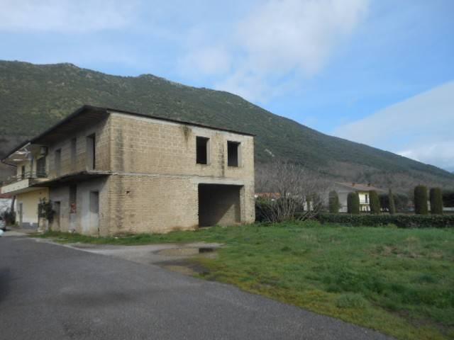 Casa indipendente in vendita a Pietravairano CE