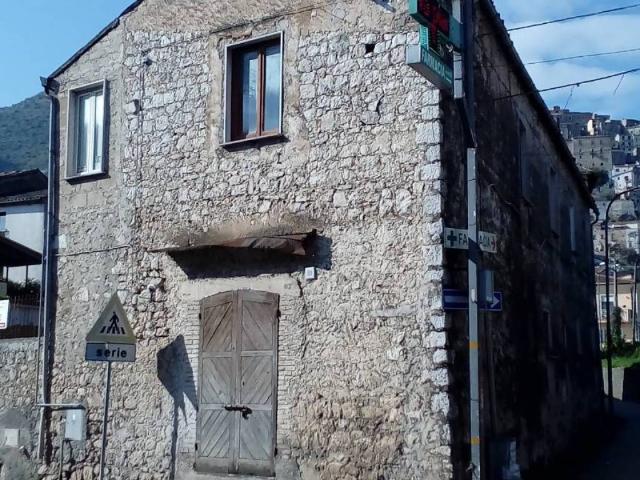 Casa indipendente in vendita a Pietravairano CE