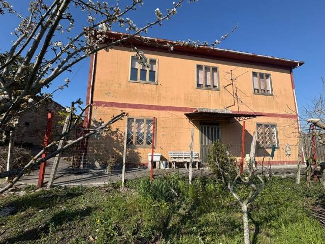 Casa indipendente in vendita a Pietrelcina BN