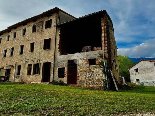 Casa indipendente in vendita a Pieve del Grappa TV