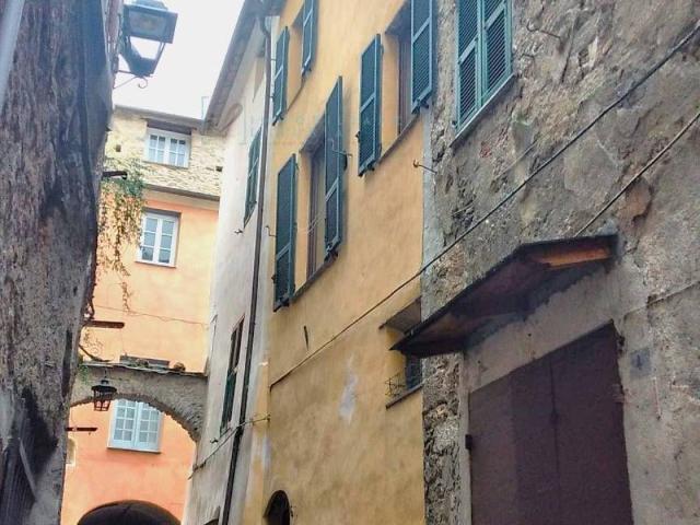 Casa indipendente in vendita a Pieve di Teco IM