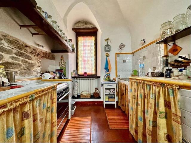 Casa indipendente in vendita a Pieve di Teco IM