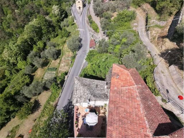 Casa indipendente in vendita a Pieve di Teco IM