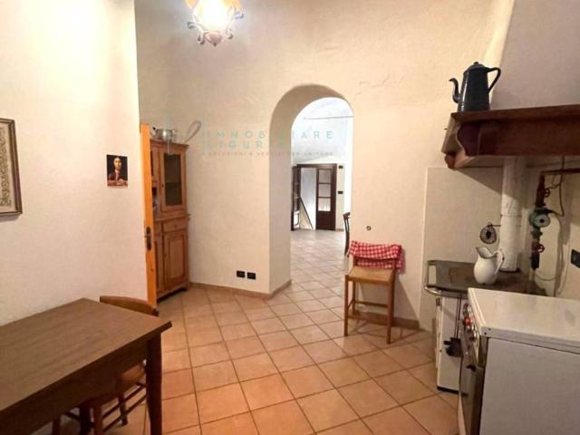 Casa indipendente in vendita a Pieve di Teco IM