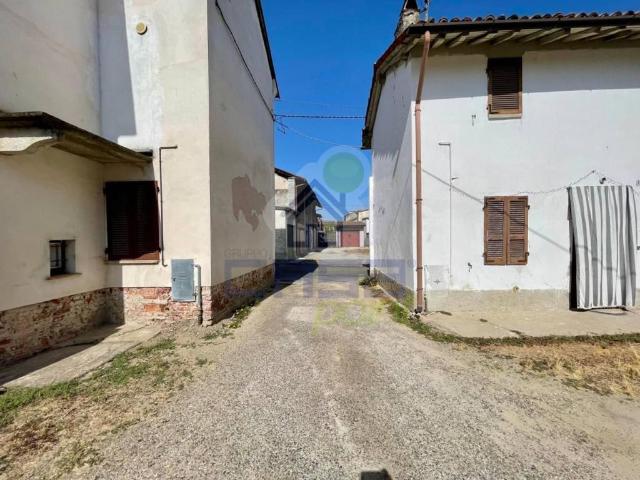 Casa indipendente in vendita a Pieve Porto Morone PV
