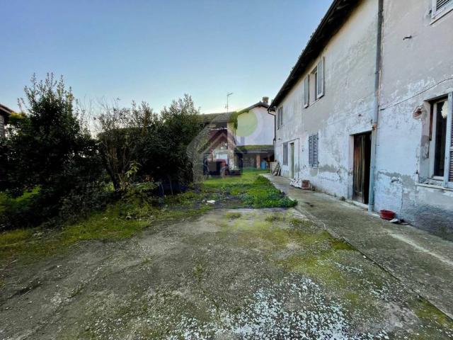 Casa indipendente in vendita a Pieve Porto Morone PV
