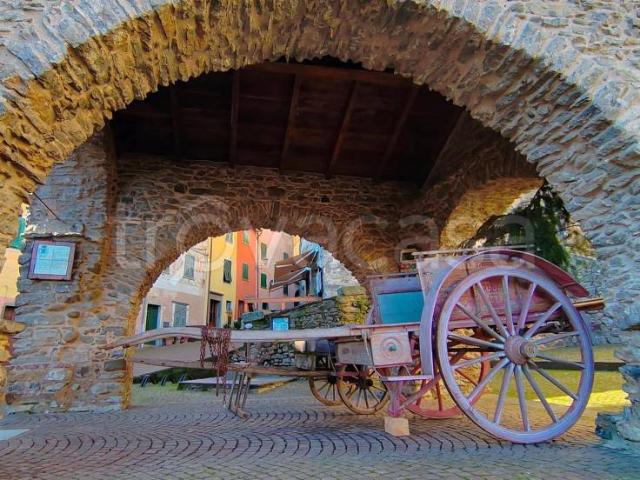 Casa indipendente in vendita a Pignone via Superiore, 7