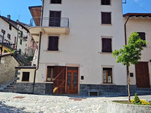 Casa indipendente in vendita a Pigra CO