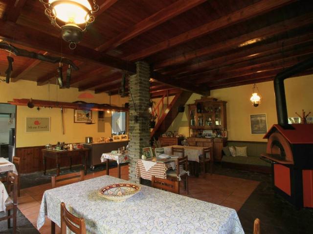 Casa indipendente in vendita a Pinasca TO
