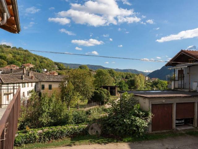 Casa indipendente in vendita a Pinasca TO