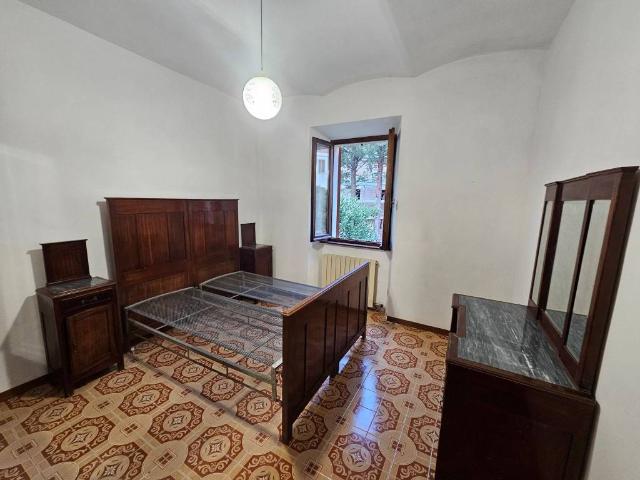 Casa indipendente in vendita a Pioraco MC