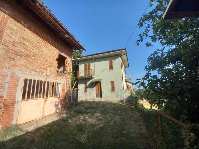 Casa indipendente in vendita a Piovà Massaia AT