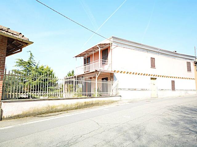 Casa indipendente in vendita a Piovà Massaia AT