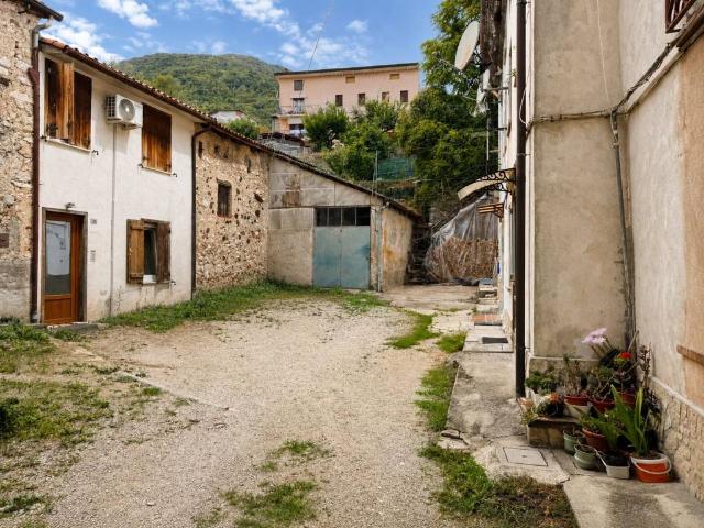 Casa indipendente in vendita a Piovene Rocchette VI