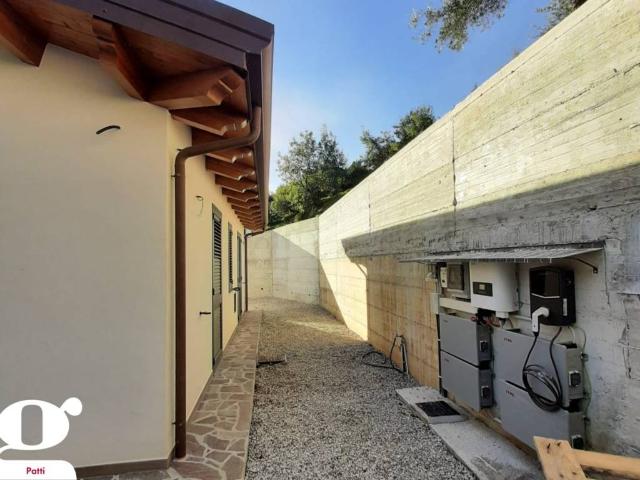 Casa indipendente in vendita a Piraino ME