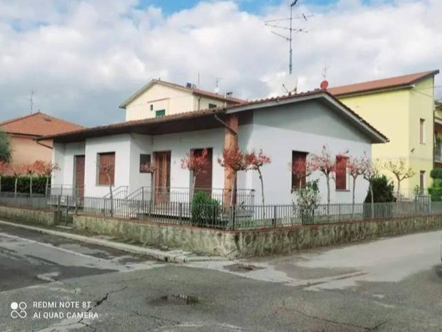 Casa indipendente in vendita a Pistoia