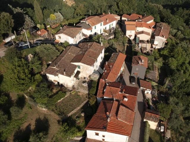 Casa indipendente in vendita a Pistoia