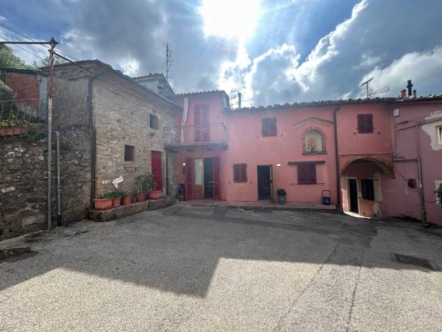 Casa indipendente in vendita a Pistoia PT