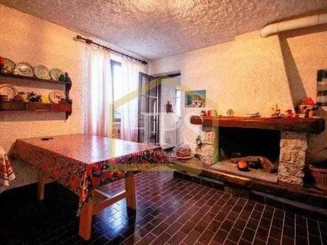 Casa indipendente in vendita a Plesio CO
