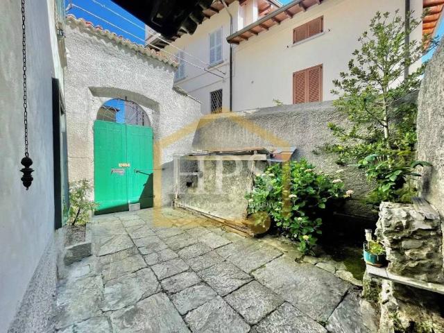 Casa indipendente in vendita a Plesio CO