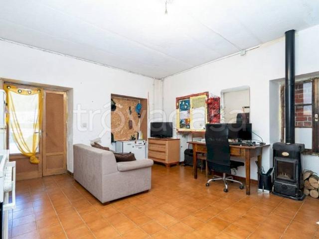 Casa indipendente in vendita a Pradleves via IV Novembre, 151