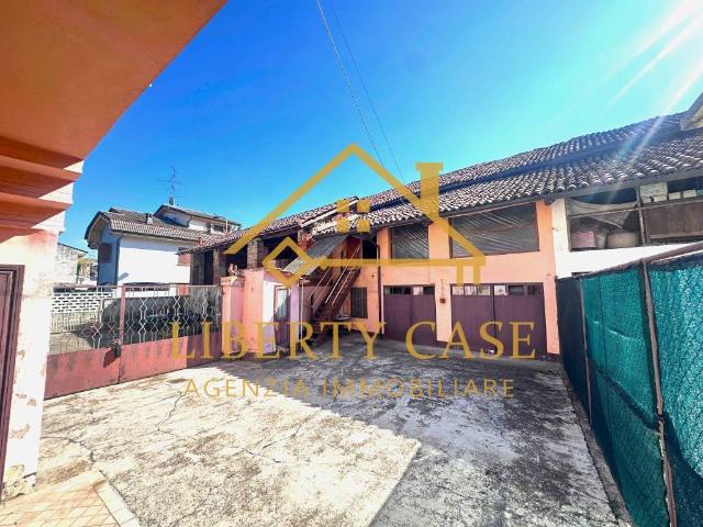 Casa indipendente in vendita a Prarolo VC