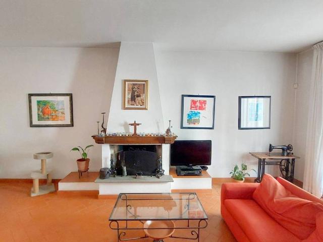 Casa indipendente in vendita a Prato PO