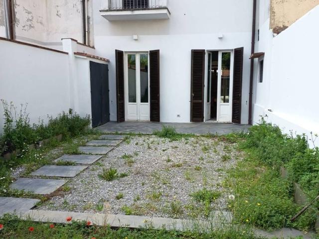 Casa indipendente in vendita a Prato PO