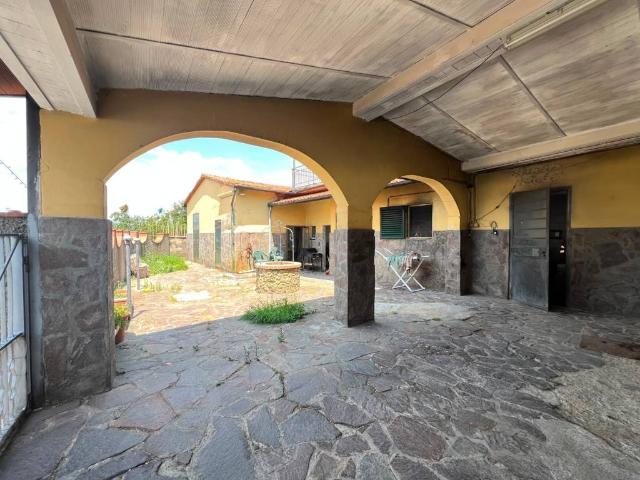 Casa indipendente in vendita a Prato PO