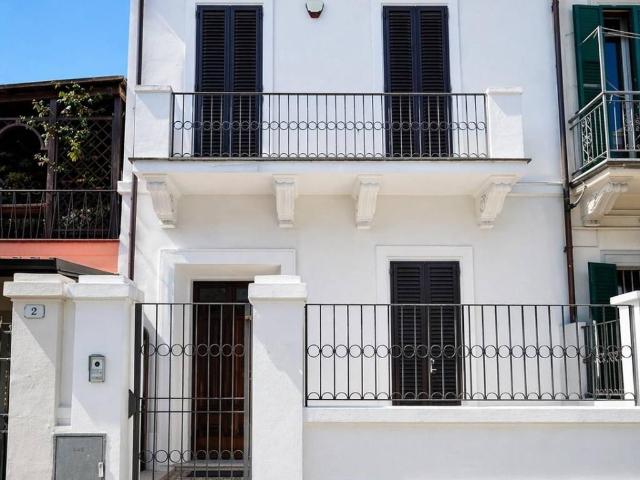 Casa indipendente in vendita a Prato PO