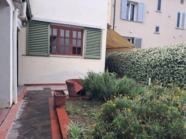 Casa indipendente in vendita a Prato PO