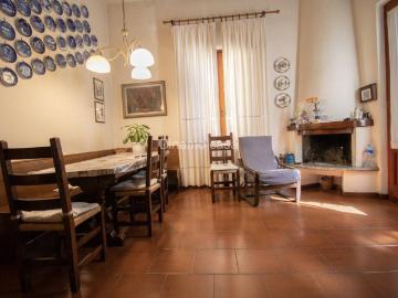 Casa indipendente in vendita a Prato PO