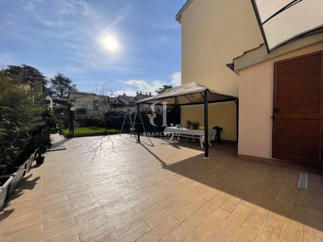 Casa indipendente in vendita a Prato PO
